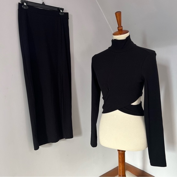 Porsha Williams black two piece co ord set turtleneck crop top maxi skirt fitted - Picture 13 of 13